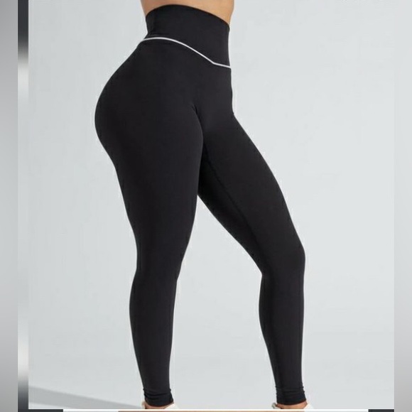 EUC ✨ Buffbunny Aurora Nubre Leggings - Picture 2 of 6